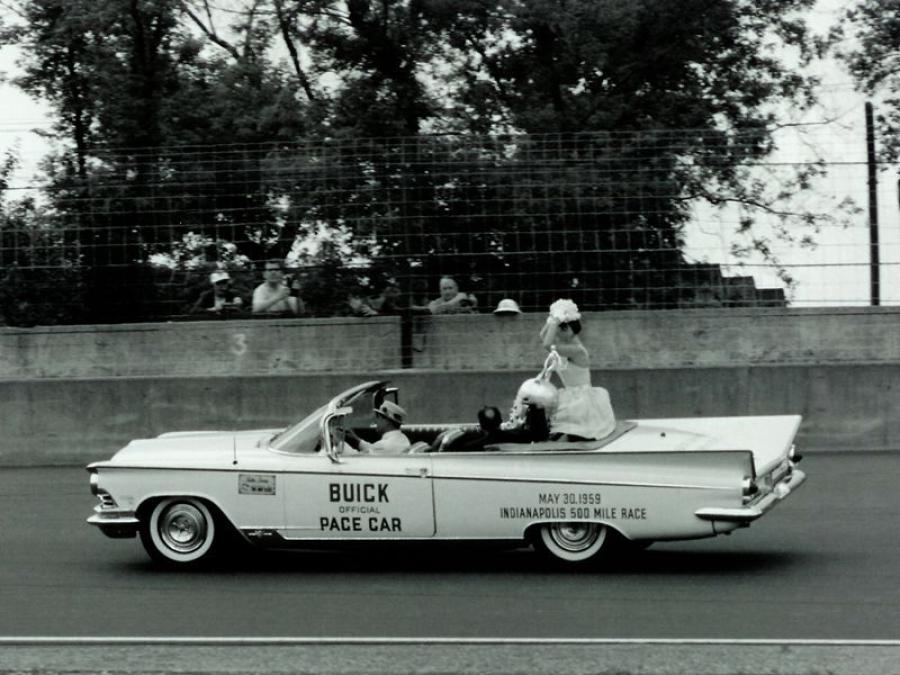  Buick Electra 225 Convertible Indy 500 Pace Car 1959 года  (фото 3 из 3)